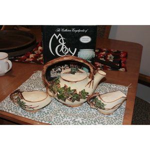 VINTAGE McCOY ART POTTERY TEA IVY SET - 3 Pieces Teapot Sugar & Creamer.